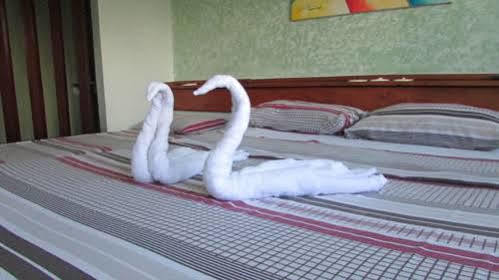 Kalifornia Hotel 3*